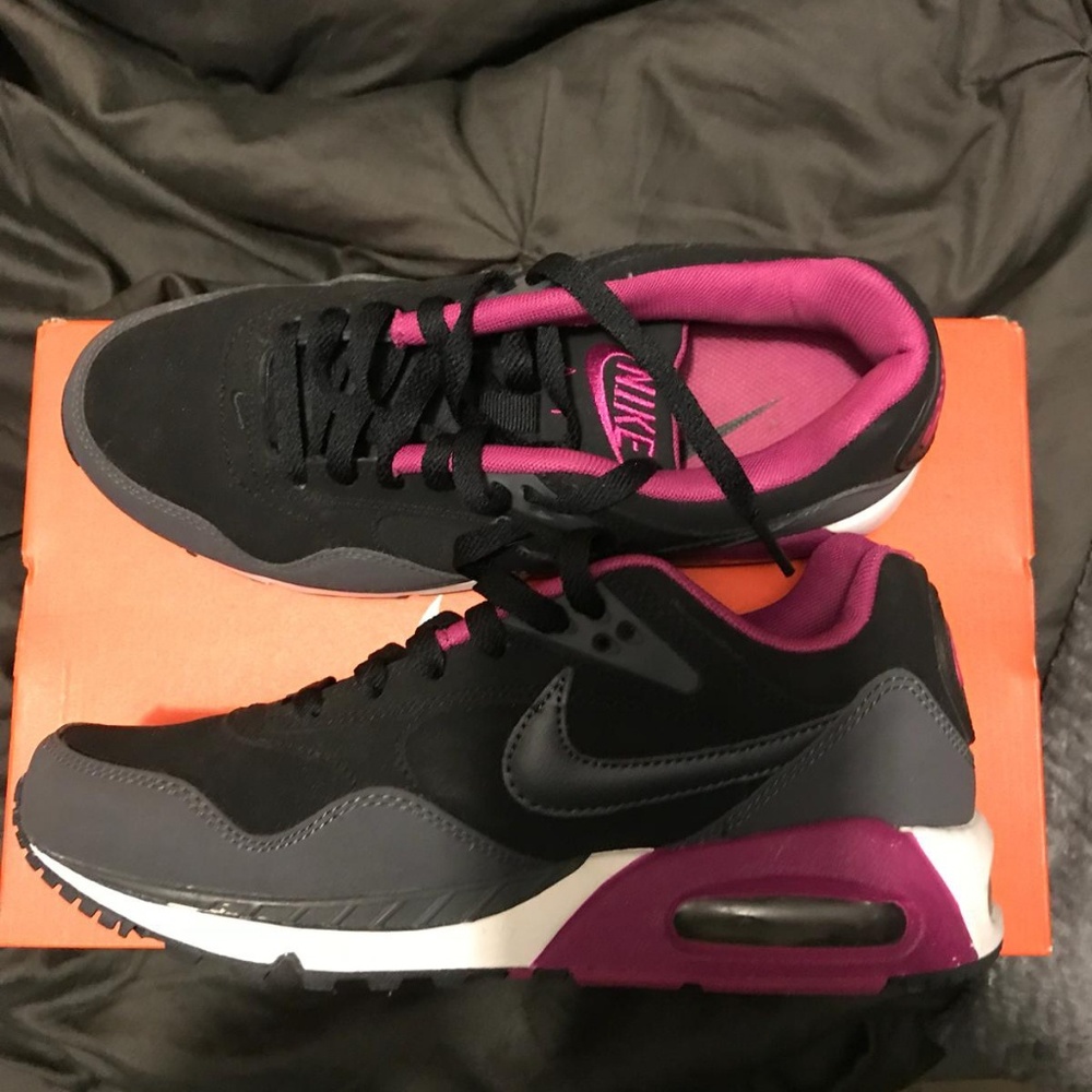 Womens 7.5 Nike air max